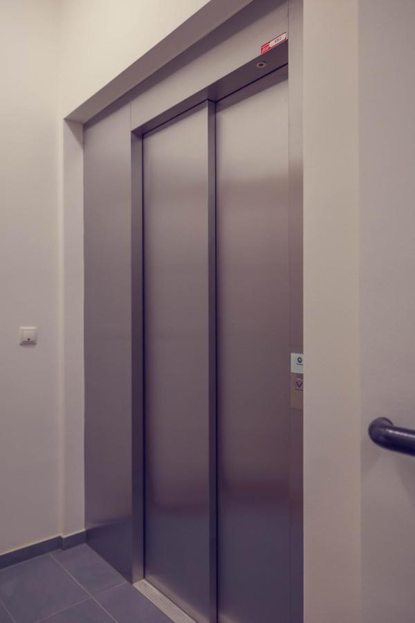 The 77 Emma Apartament *